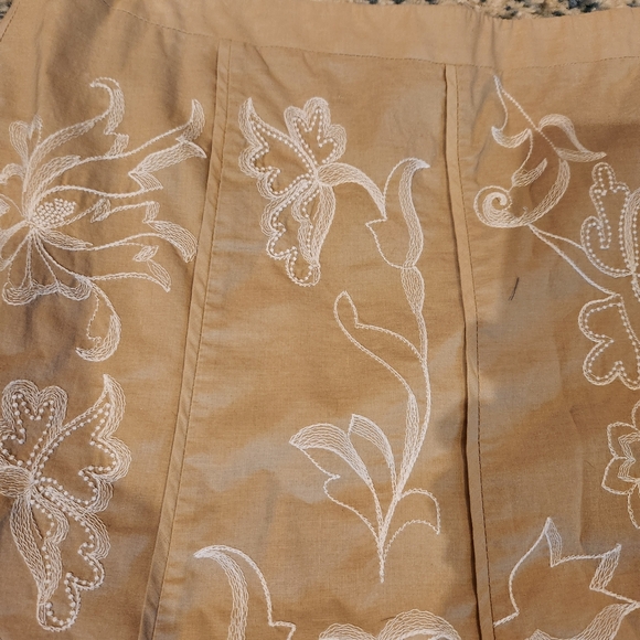 Ann Taylor Tan Cream Embellished Midi Skirt Sz 6 - Picture 3 of 6